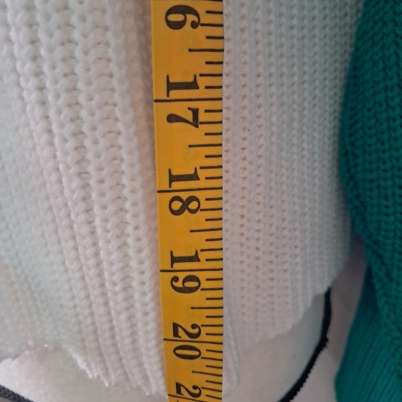NWOT BooHoo Brand Green White Color Block Cardigan Sweater MED. - Picture 3 of 13